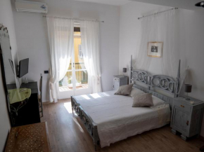 Beautiful floral apartment on Navigli